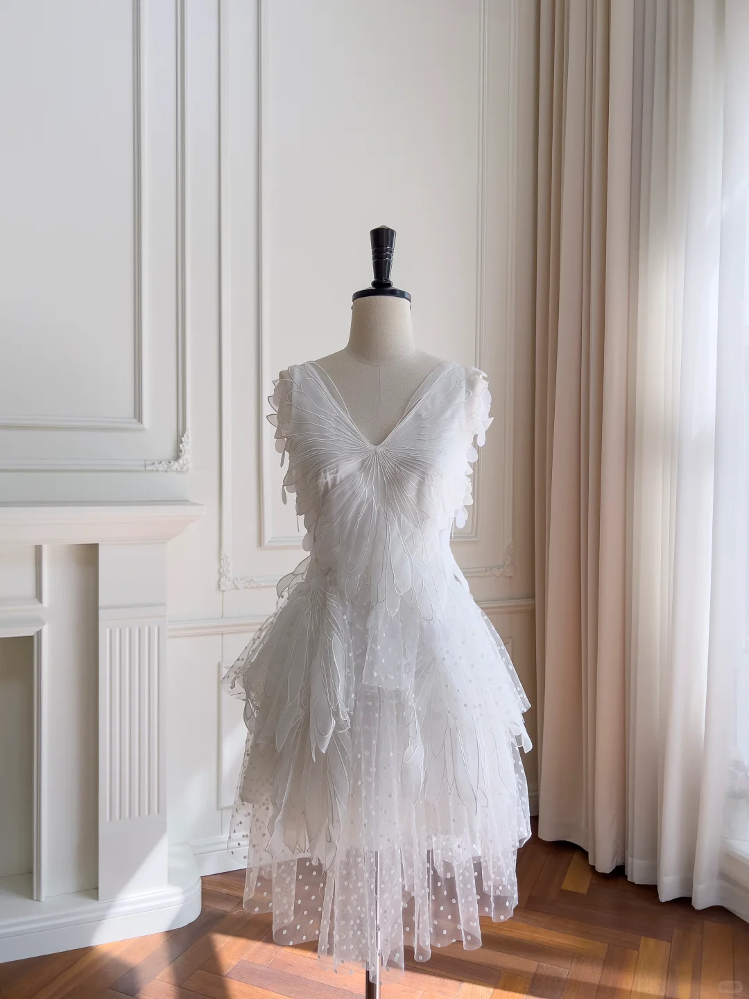 Pretty White V Neck Tulle A Line Short Homecoming Dress Birthday Outfits D2960
