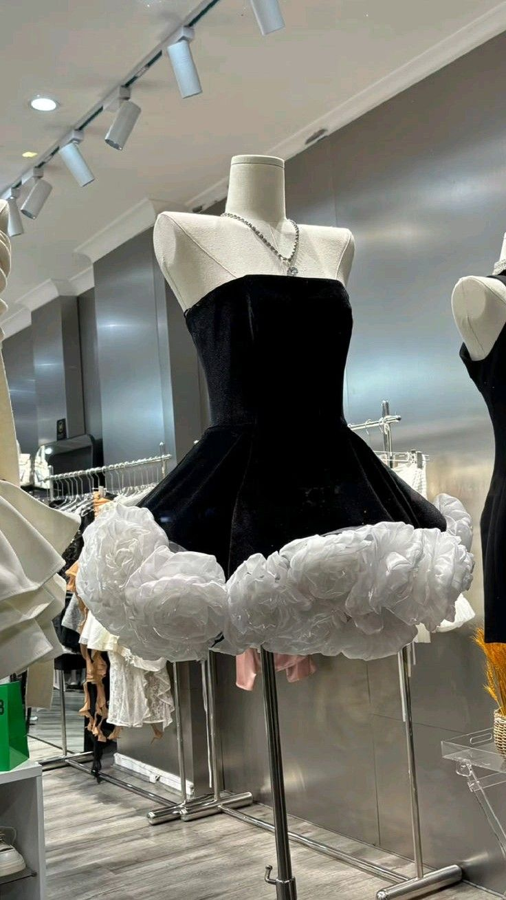 Beautiful Strapless Black Velvet White Flowers A Line Short Birthday Outfits Formal 8th Grade Homecoming Dress D302