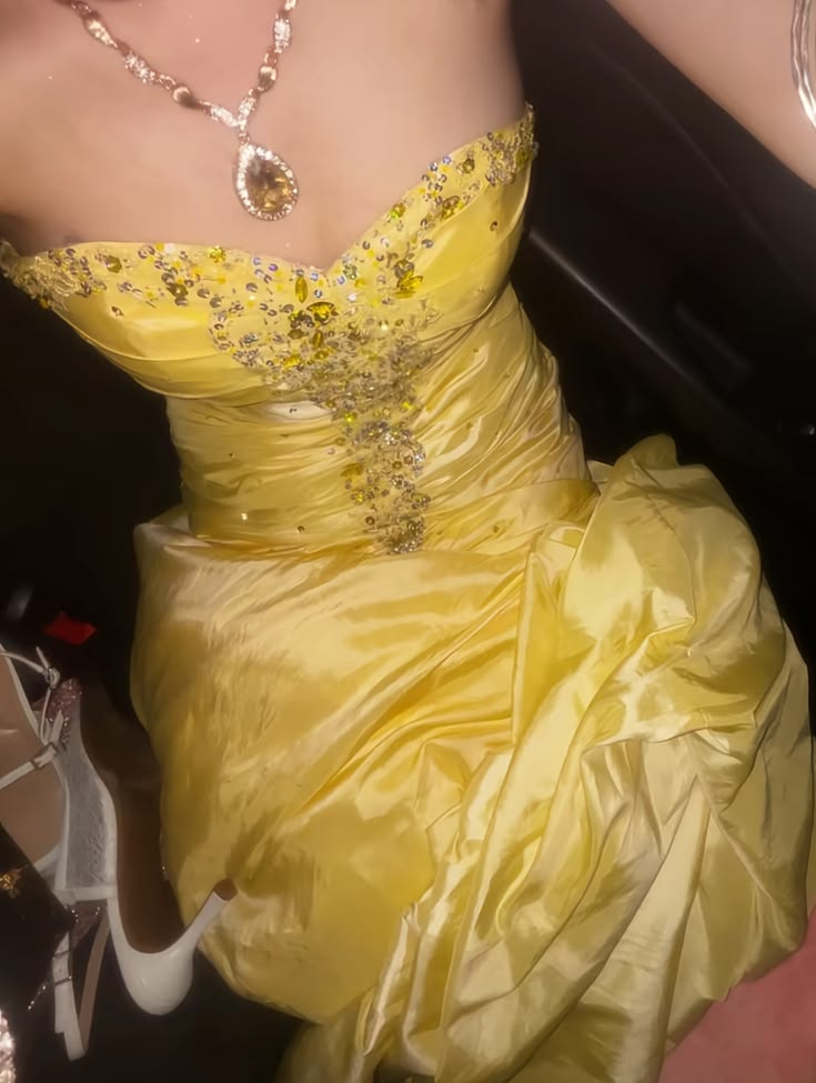 Fashion Sweetheart Neck Yellow Satin Beaded Long Party Dress Prom Dresses D4824