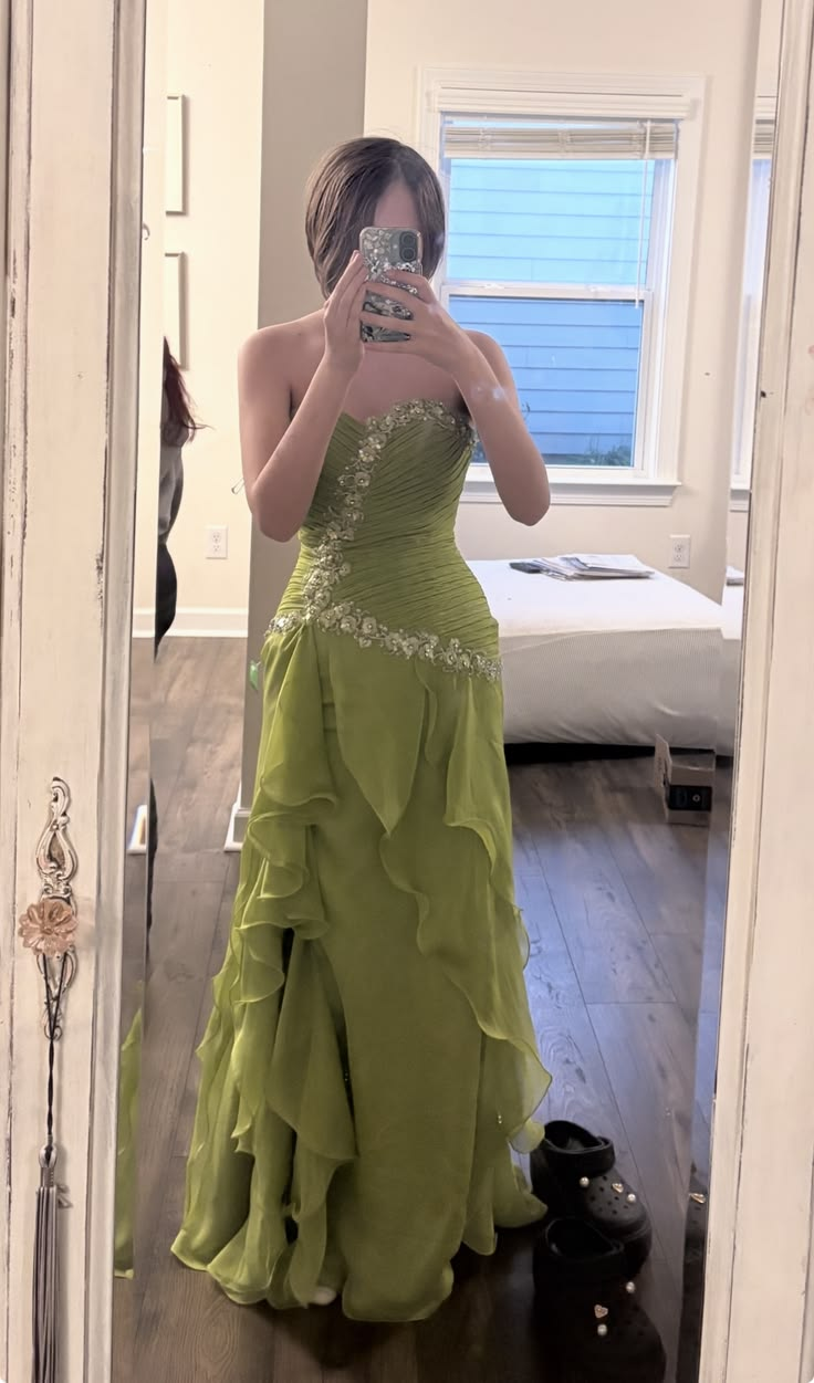 Elegant Sage Green Strapless Tulle Pleated Ruffles Long Party Dress Evening Gown D5099