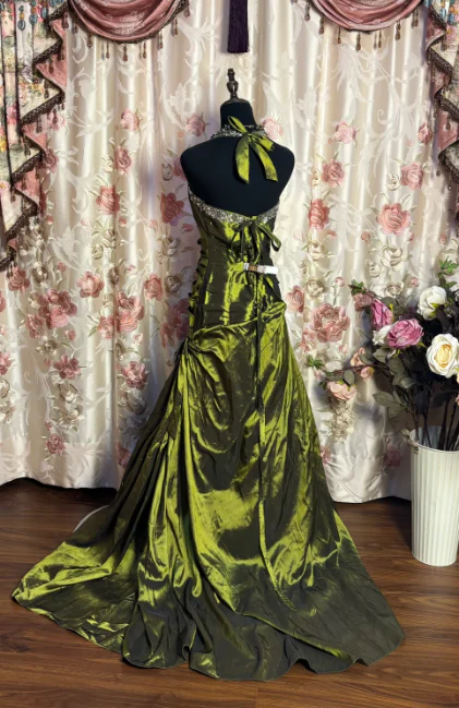Vintage Halter Green Beaded Satin Pleated Mermaid Prom Dress Party Dresses D1041