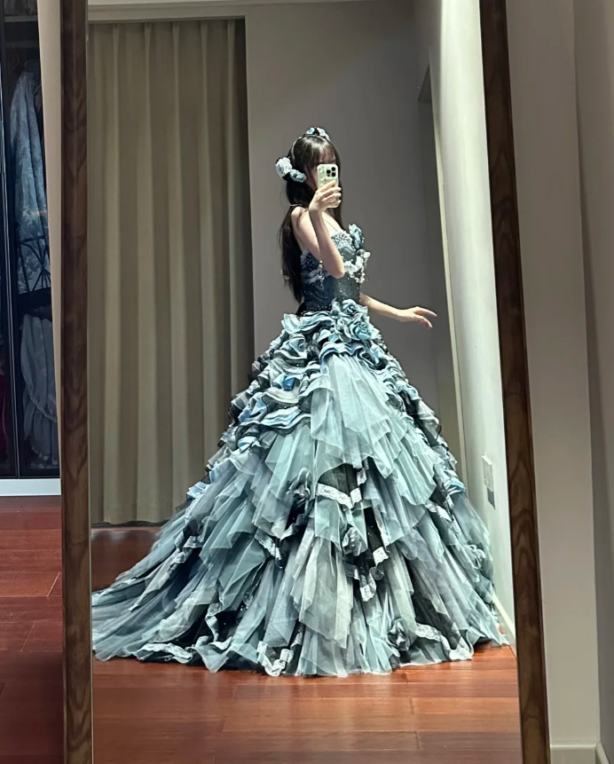 Shiny Strapless Tulle Satin Beaded Ball Gown Blue Layered Sweet 16 Dress Quinceanera Dress D1698