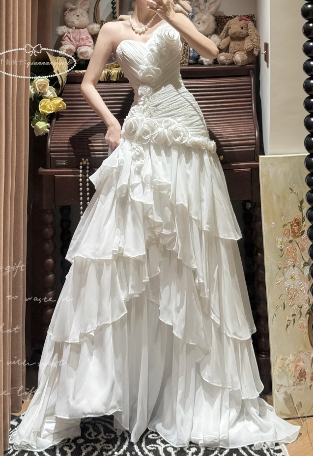 Elegant Strapless Satin Pleated Layered Mermaid Long Wedding Dress White Formal Bridal Dress D2043