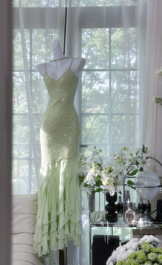Pretty Spaghetti Straps Light Green Chiffon Beaded Ruffles Mermaid Evening Dress Long Party Dress D1555