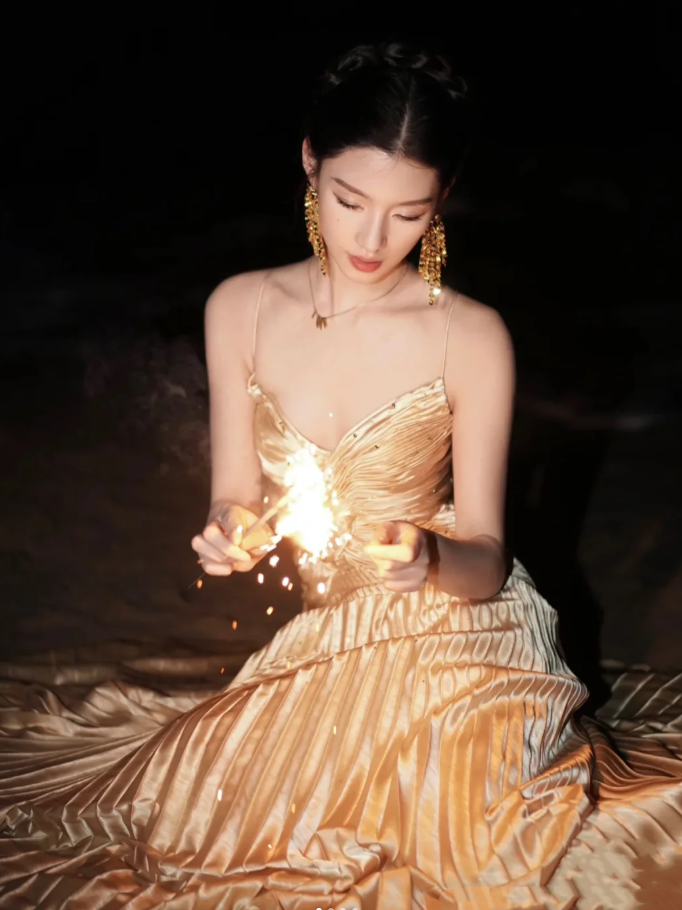 Fashion Spaghetti Straps V Neck Gold Satin Pleated Long Evening Dress Formal Wedding Guest Dress D2263