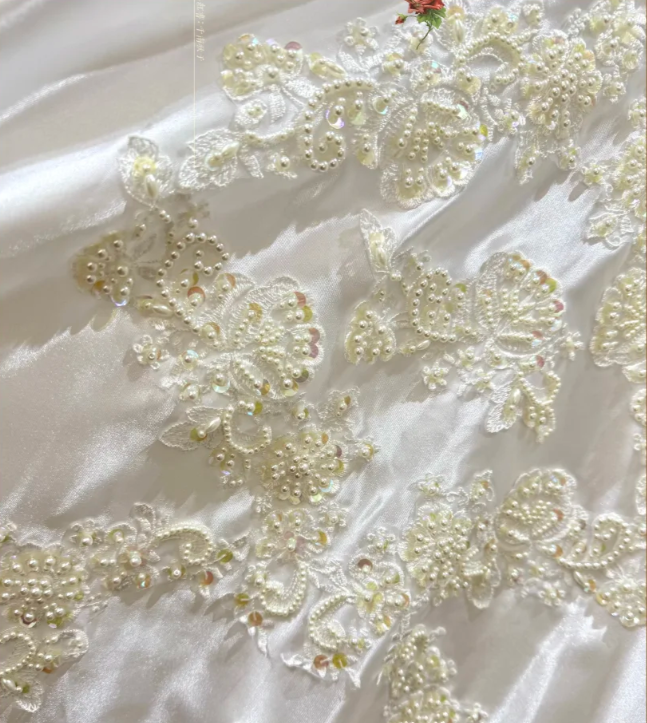 Pretty Off The Shoulder Long Sleeves Satin Lace Appliques Beaded Ball Gown White Long Wedding Dress D2036