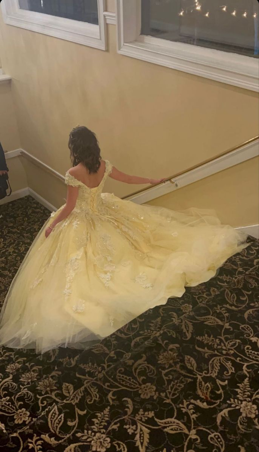 Classy Yellow Off The Shoulder Ball Gown Sweet Tulle Lace Appliques Formal Birthday Quinceanera Dress D1871