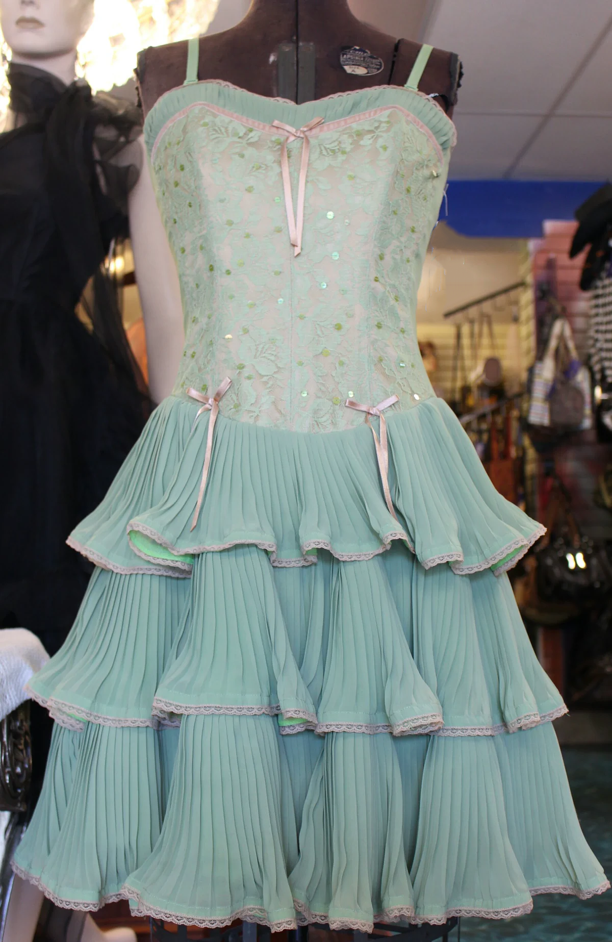 Elegant Mint Green Lace Chiffon Pleated Layered A Line Short Graduation Homecoming Dress D3142