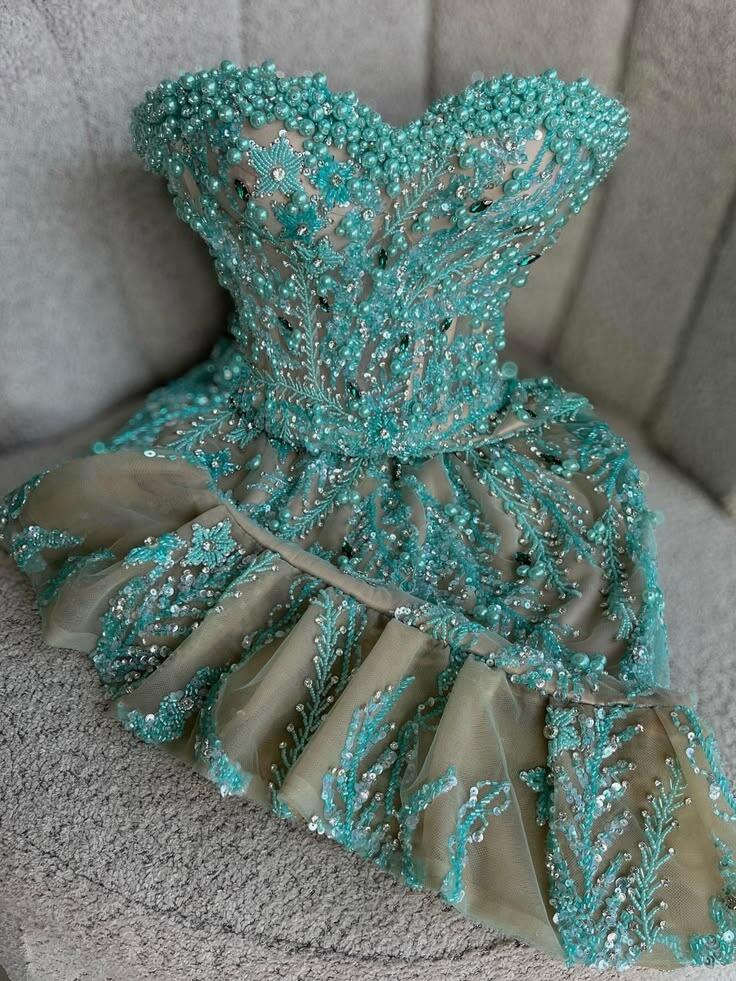 Vintage Green Tulle Beaded Ruffles Short Homecoming Dress Strapless Short Party Dress D4458
