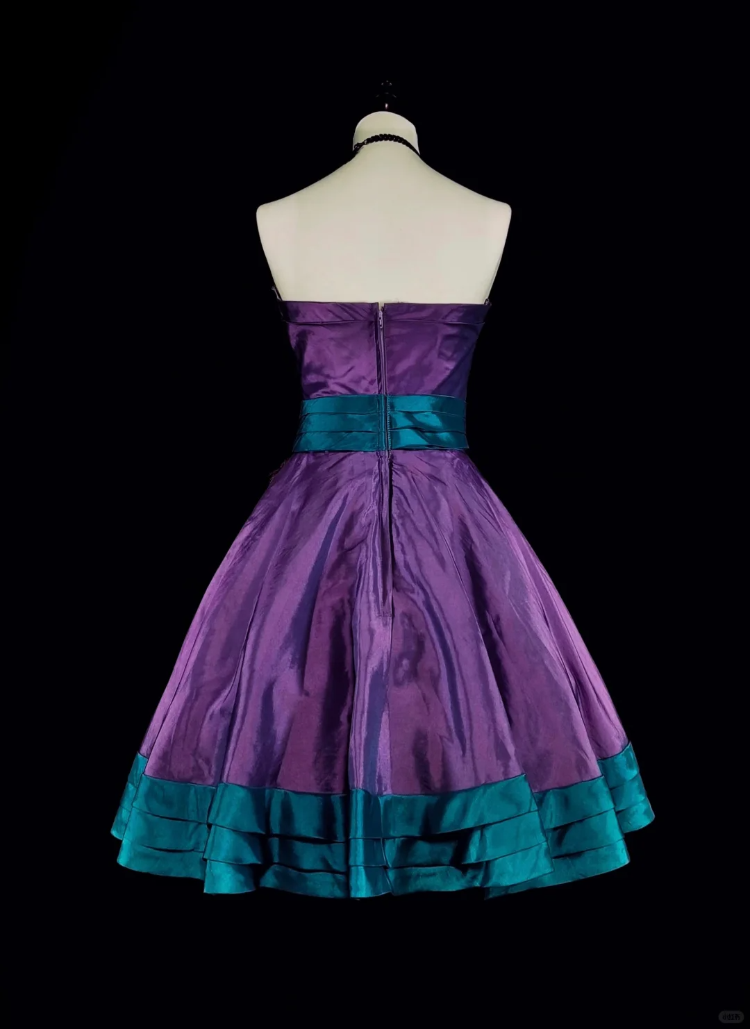 Retro Purple Satin Embroidery Floral A Line Short 16th Birthday Outfits,Strapless Short Homecoming Dress D4058