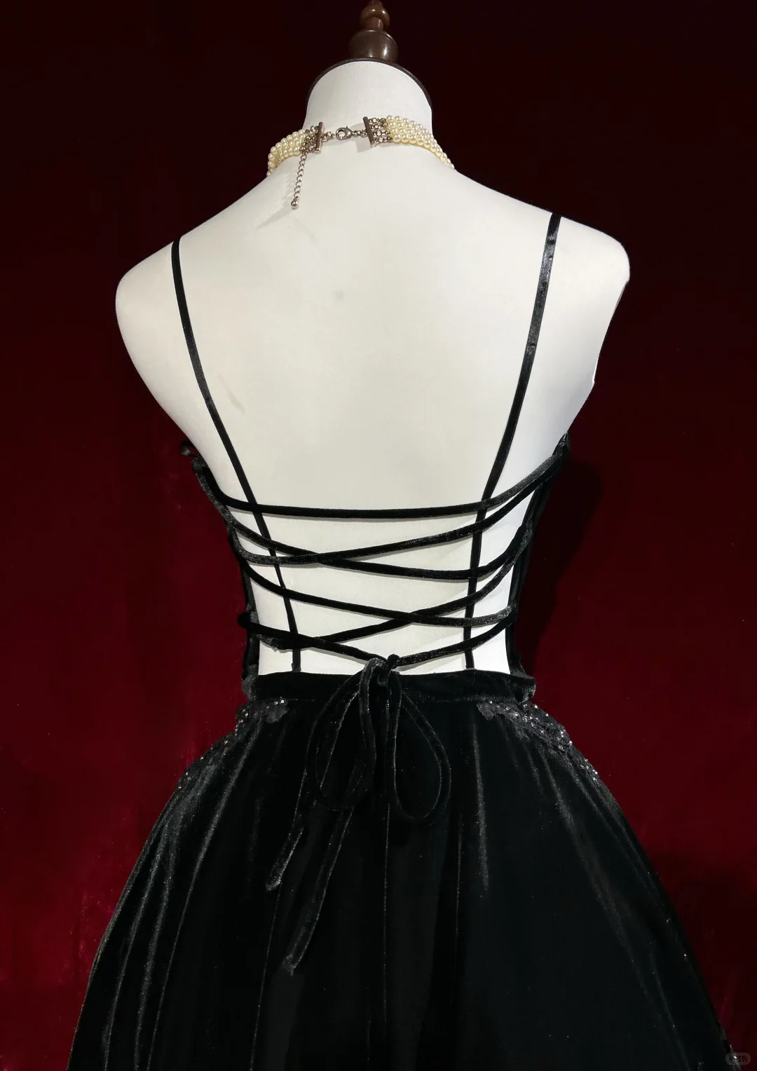 Shiny Spaghetti Straps Velvet Lace Beaded A Line Short Birthday Outfits,Black Short Graduation Homecoming D3368