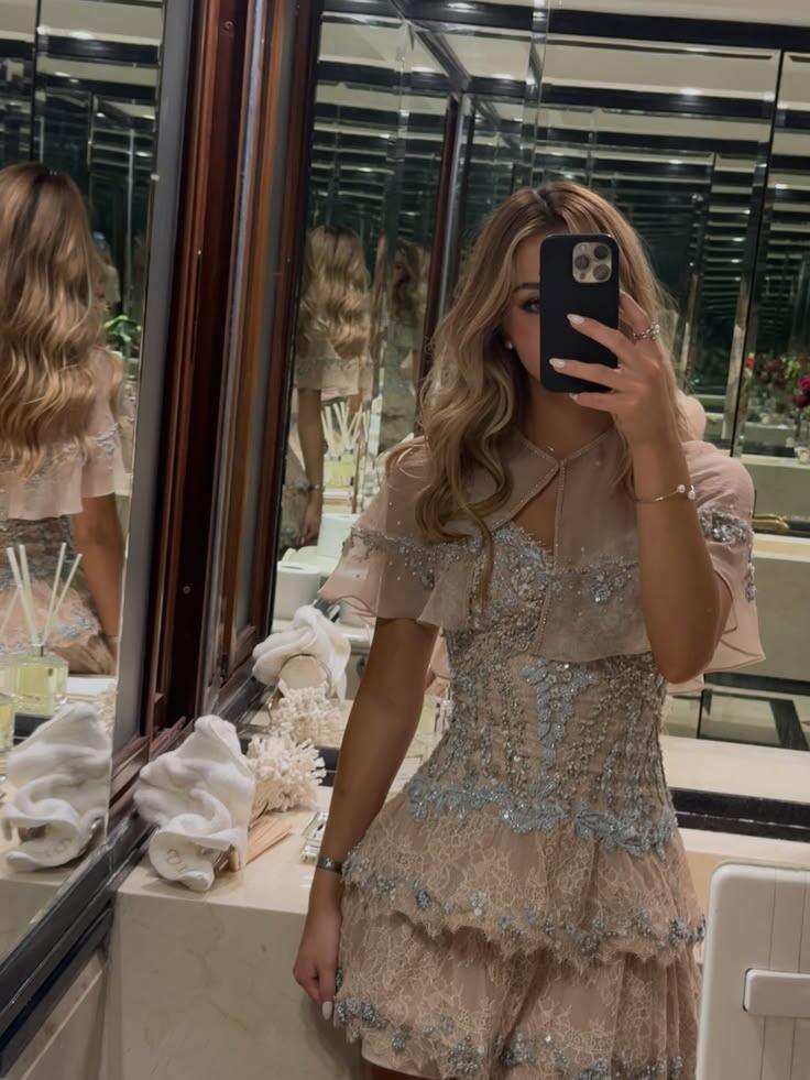 Elegant Spaghetti Straps V Neck Lace Beaded A Line Layered Short Graduation Homecoming Dress Mini Birthday Dress D3602