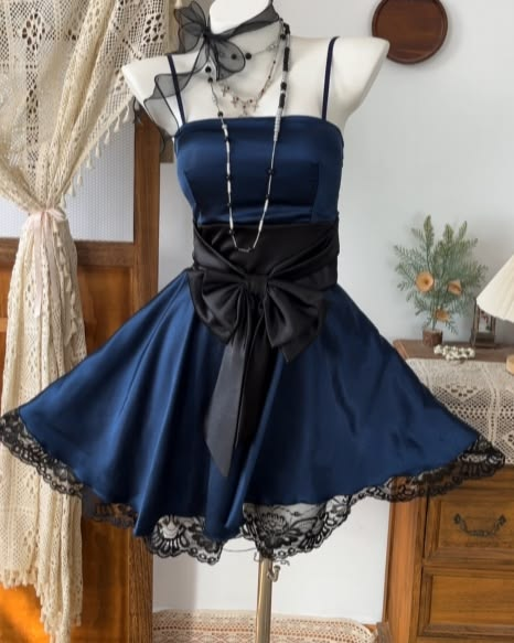Vintage Spaghetti Straps Satin Lace Short Prom Dress,Blue A Line Short 6th Grade Homecoming Dress D3923