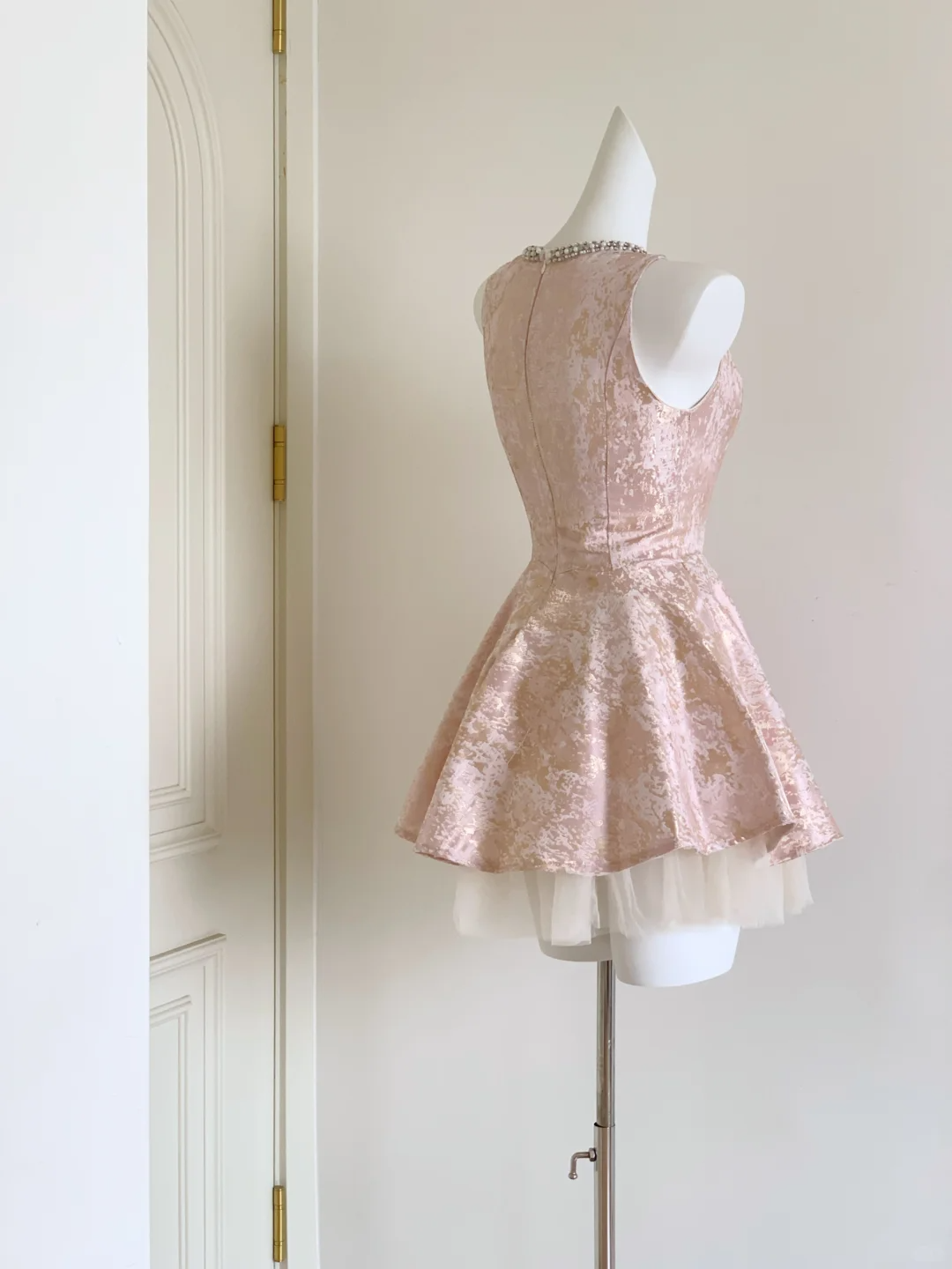 Pretty Pink Sleeveless Satin A Line 15th Birthday Outfits Short Graduation Homecoming Dress D3133