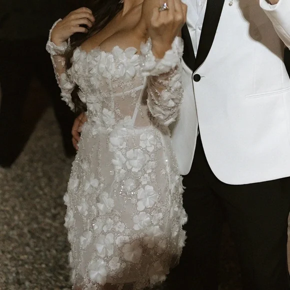 Classy White Strapless Tulle Sequin Appliques Sheath Short Wedding Dress Bridal Dress D429