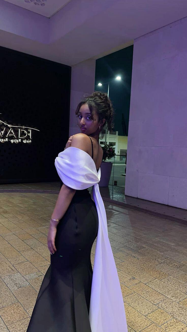Elegant Bow Off The Shoulder Satin Mermaid Long Party Dress Black Long Birthday Evening Dress D4574