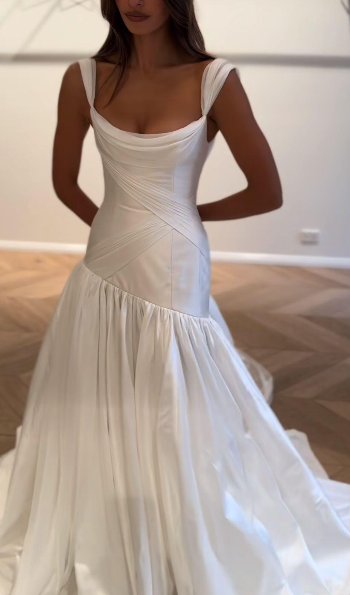 Fashion Spaghetti Strap White Satin Ruched Mermaid Long Wedding Dress Bridal Dress D3896