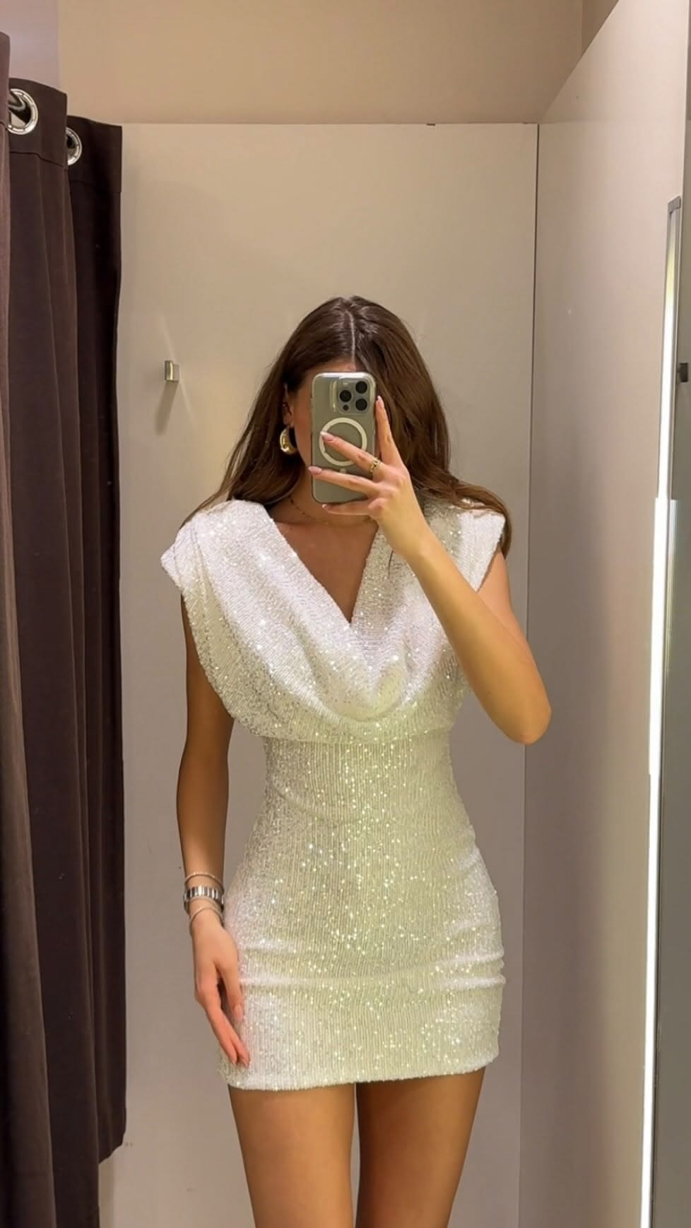 Sparkly White Sleeveless Sequin Sheath Short 18th Birthday Outfits,Formal Graduation Homecoming Dress D3523