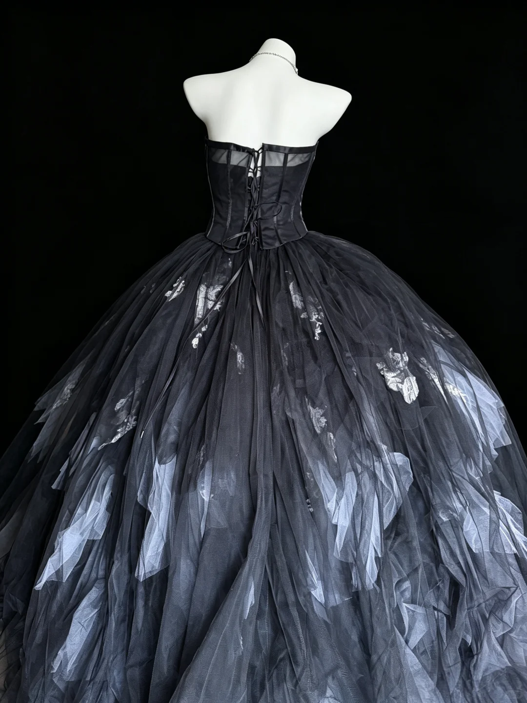 Vintage Strapless Quinceanera Dress Black Gray Tulle Appliques Sweet 16 Dress D5270
