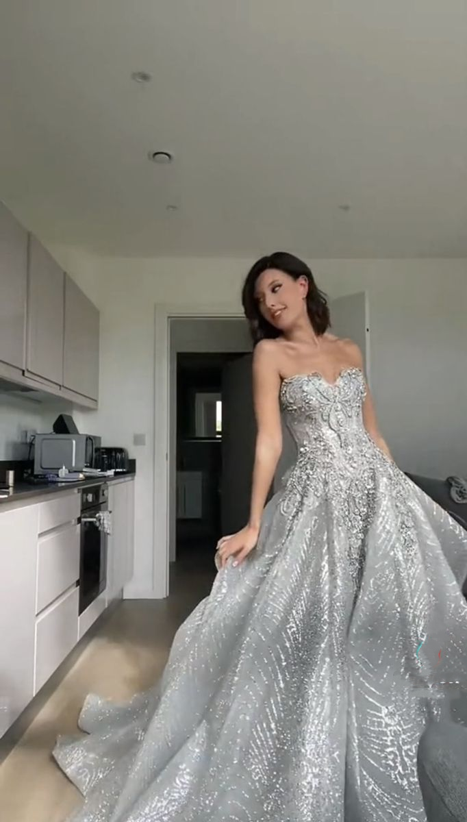 Sparkly Sweetheart Neck Tulle Sequin Beaded Sweet 16 Dress Silver Birthday Quinceanera Dress D5042