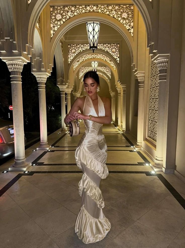 Elegant Halter Ivory Satin Pleated Ruffled Mermaid Long Evening Dress Prom Gown D4816