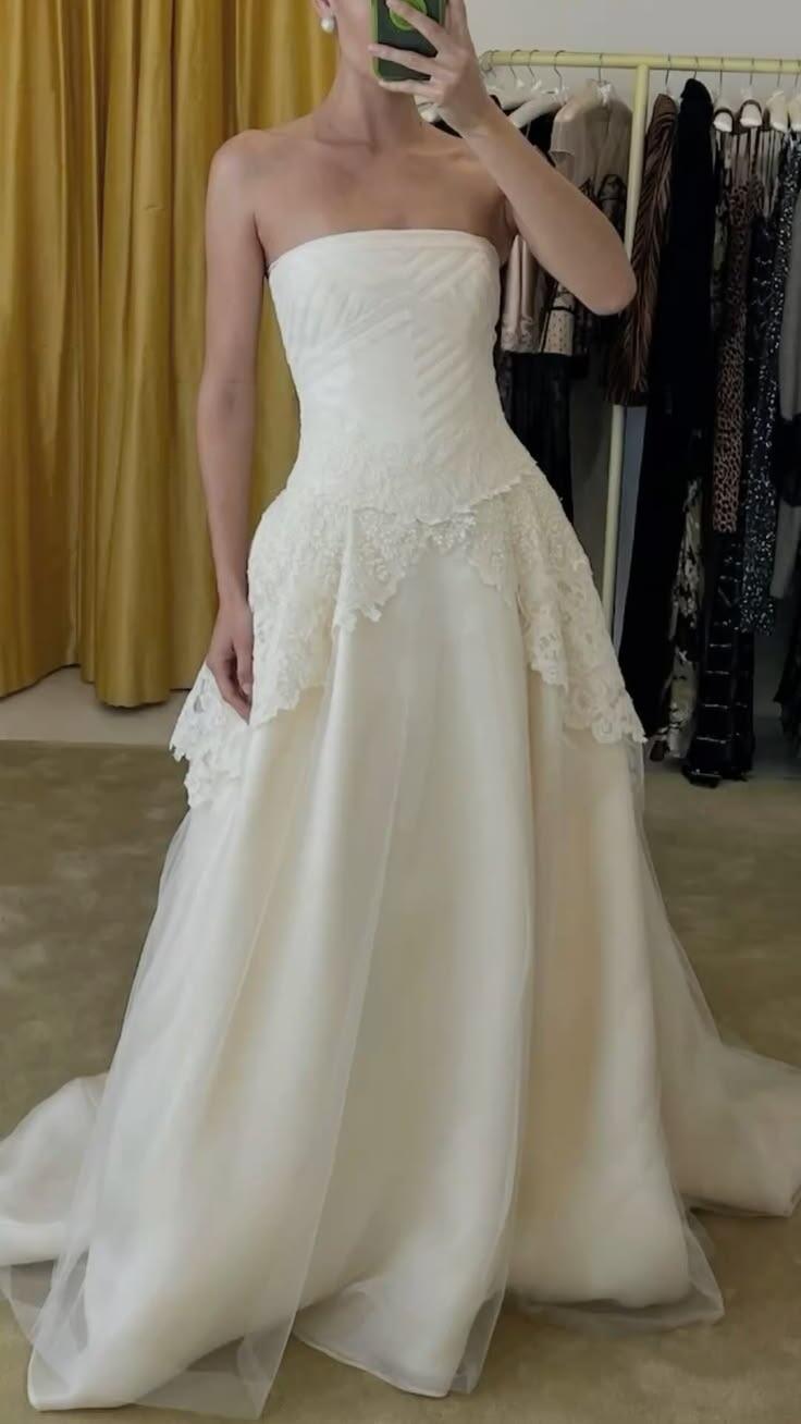Pretty Strapless White Tulle Lace Long wedding Dress Formal Bridal Dress D3894