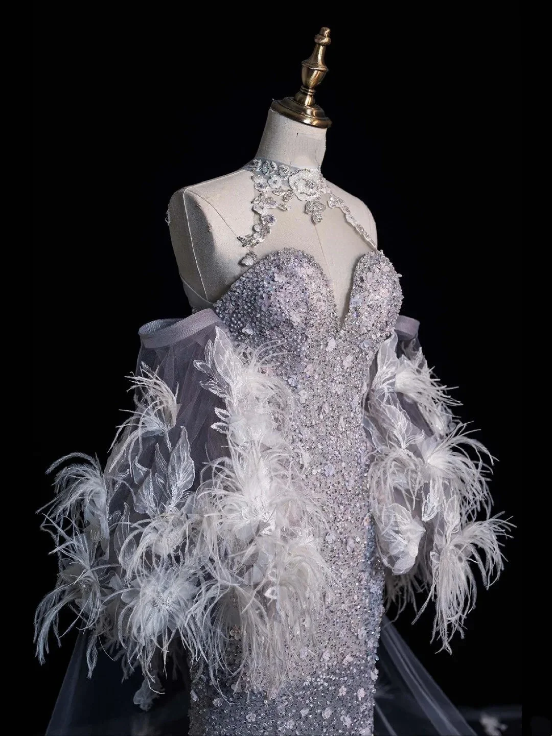 Charming Halter Tulle Sequin Beaded Mermaid Long Evening Dress Birthday Party Dress With Feathers Cape D4857