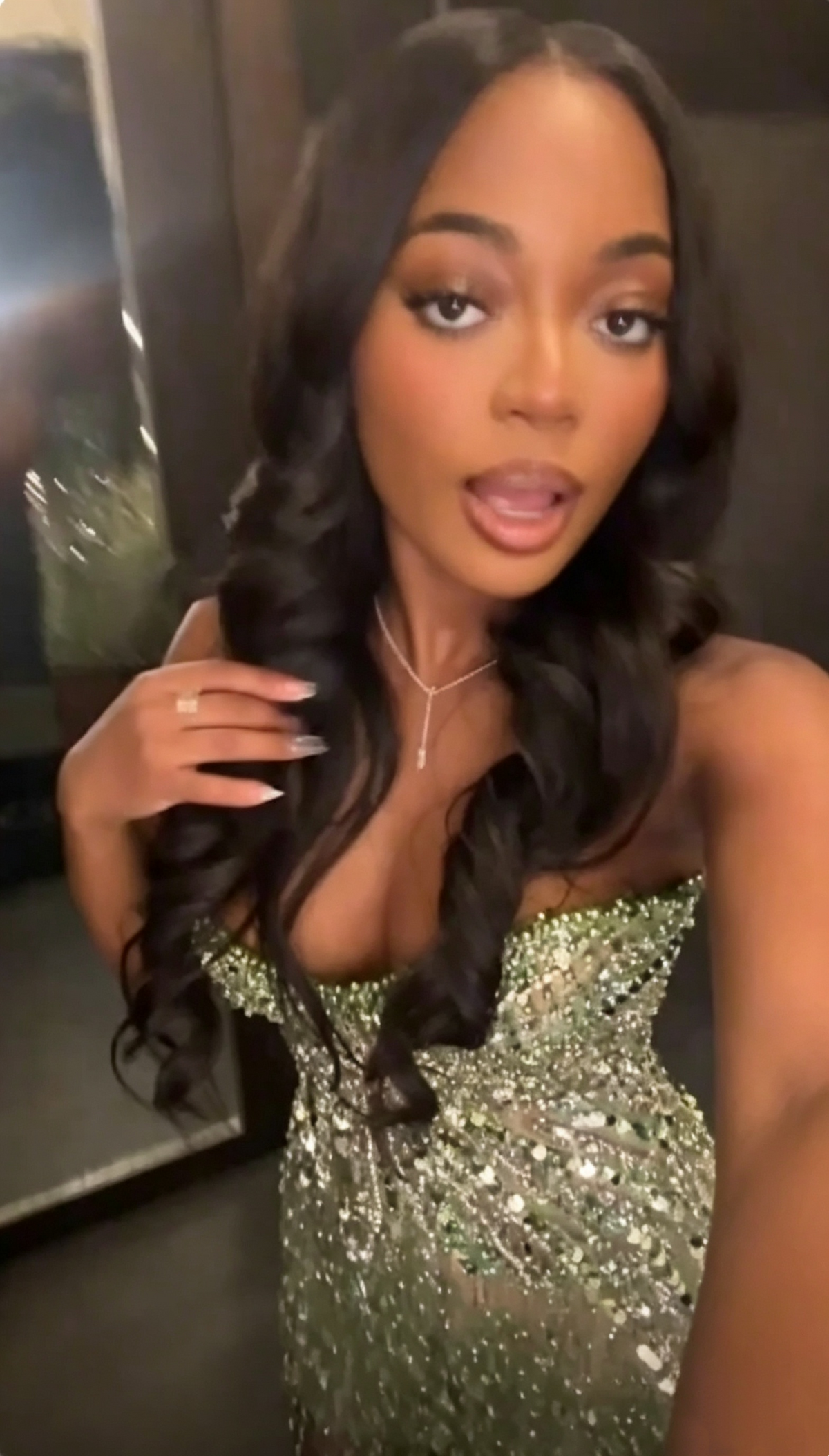 Luxurious Strapless Sequin Beaded Tassel Sheath Short Homecoming Dress Green Short Party Dress D4542
