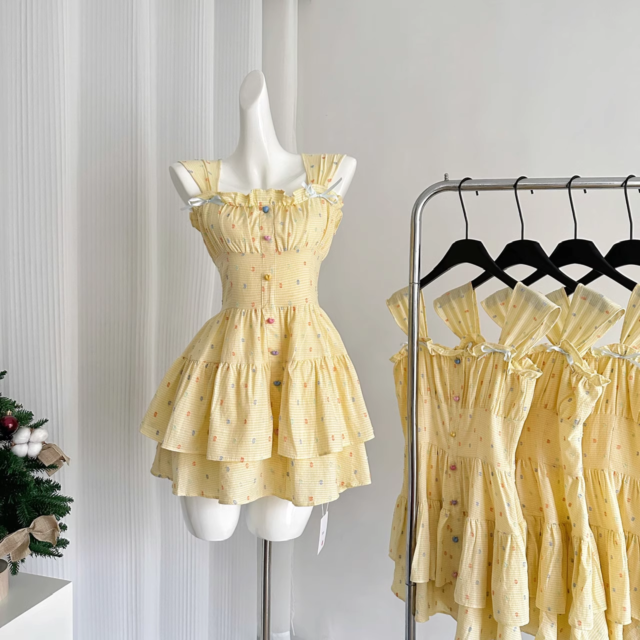 Cute A line Strapless Sleeveless Yellow Floral Holiday Dresses Beach Dress Birthday Outfits SD289