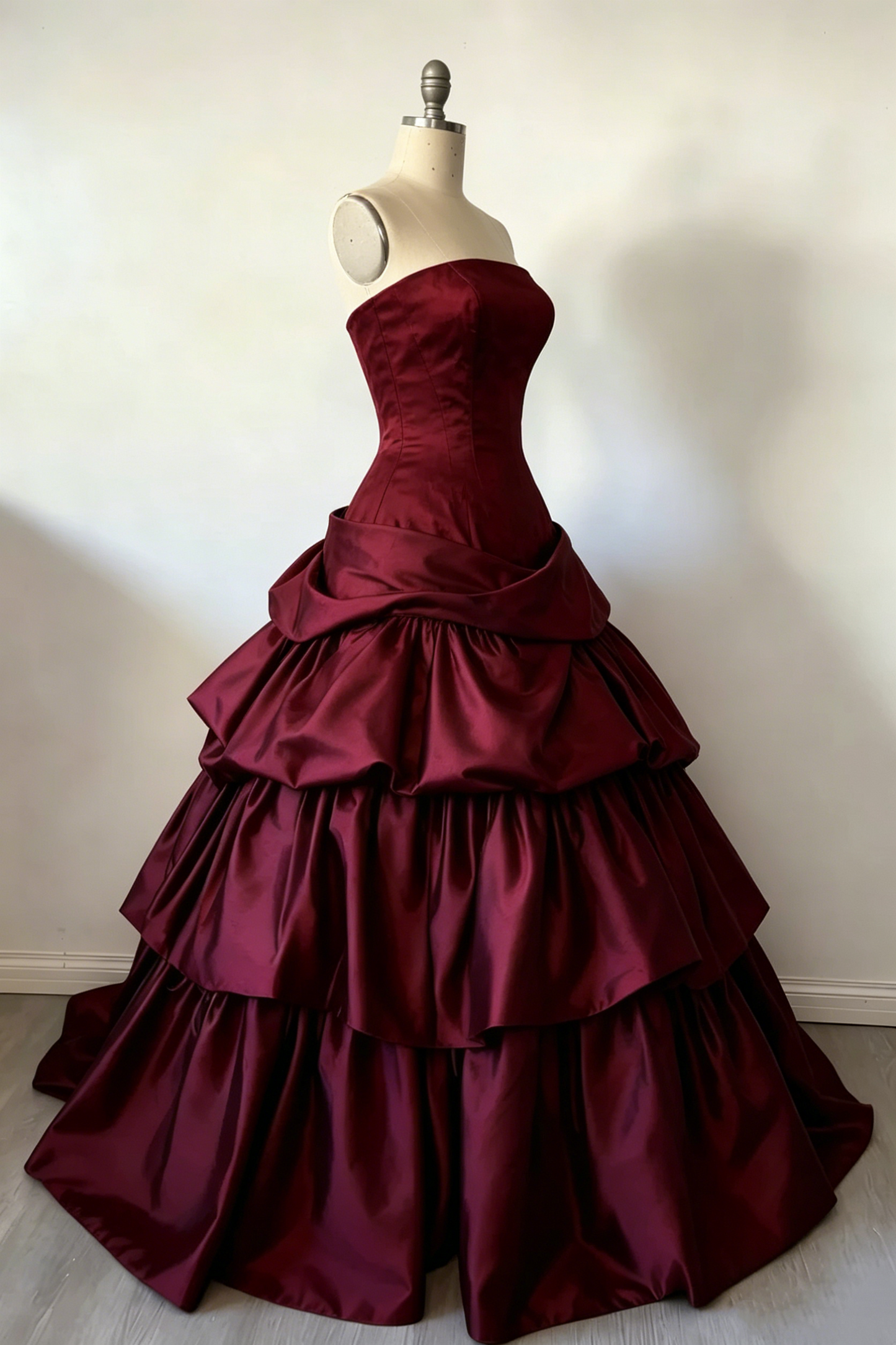 Fashion Strapless Ball Gown Burgundy Satin Layered Long Party Dress Evening Gown D1911