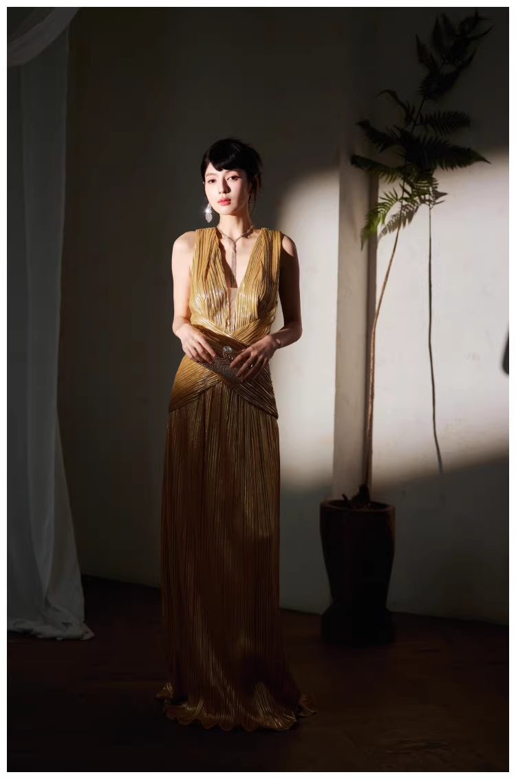 Gorgeous V Neck Gold Satin Pleated Long Evening Dress 19th Birthday Outfits D2438