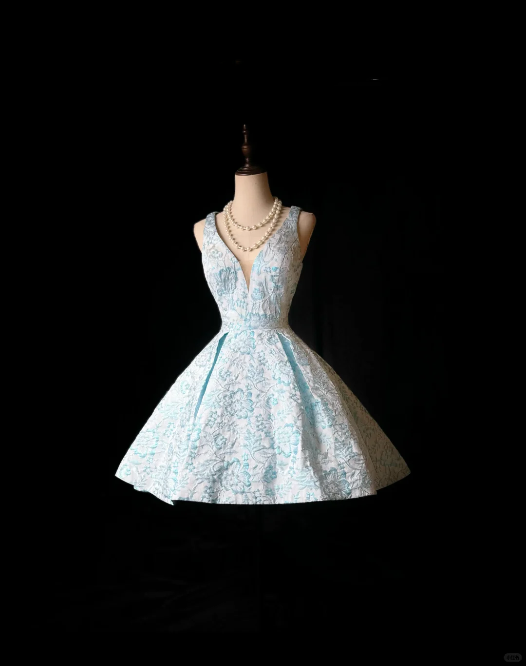 Gorgeous V Neck Blue Satin Print Floral A Line Homecoming Dress Short Party Dress D3254