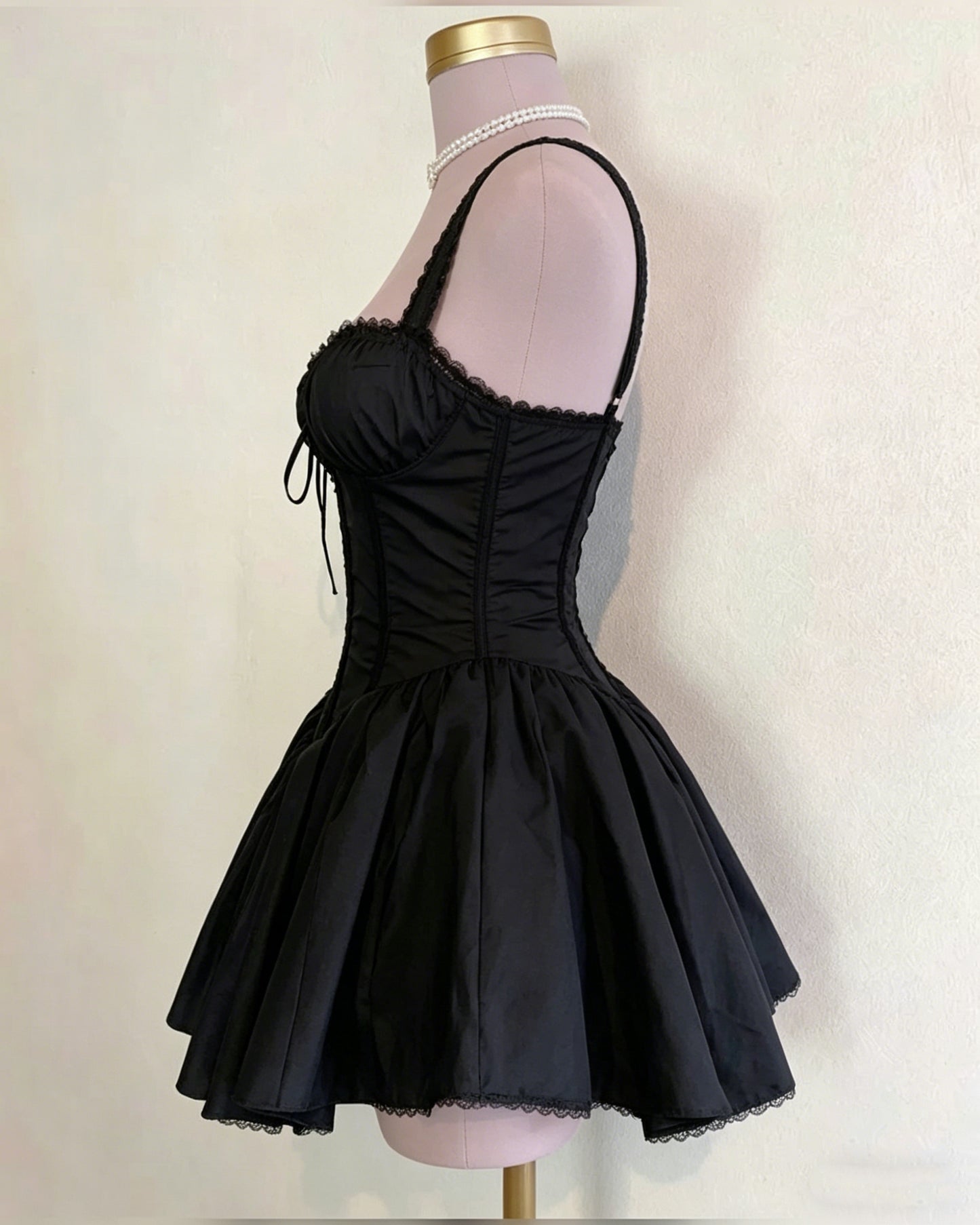 Elegant Black Sweetheart Neck Satin A Line Birthday Outfits Formal Graduation Homecoming Dress S768