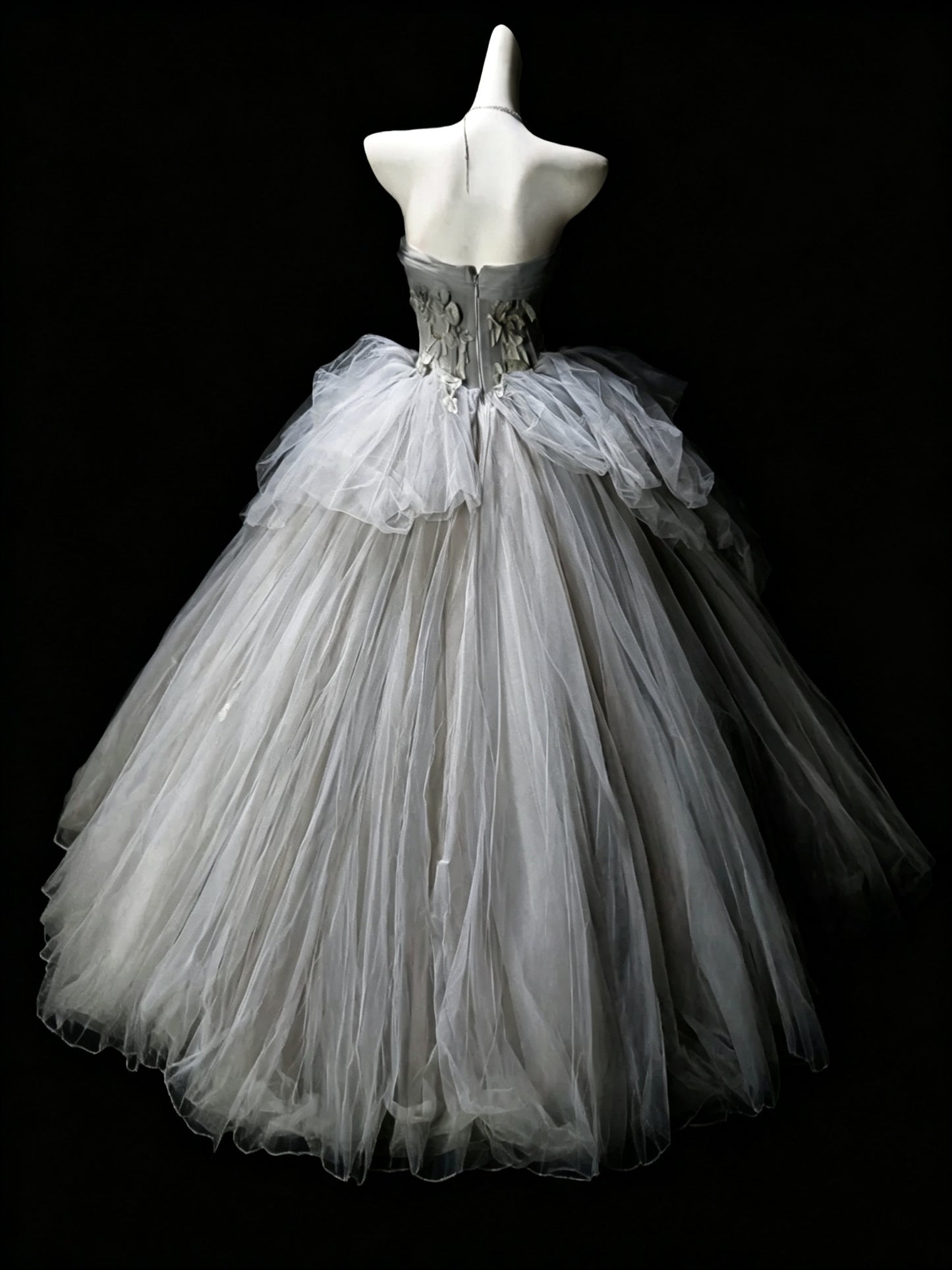 Classy Strapless Gray Tulle Appliques Sweet 16 Dress Formal Quinceanera Dress D3635