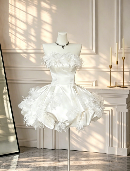 Classy White Strapless Satin Feathers A Line Mini Birthday Outfits Formal 6th Grade Homecoming Dress D2661