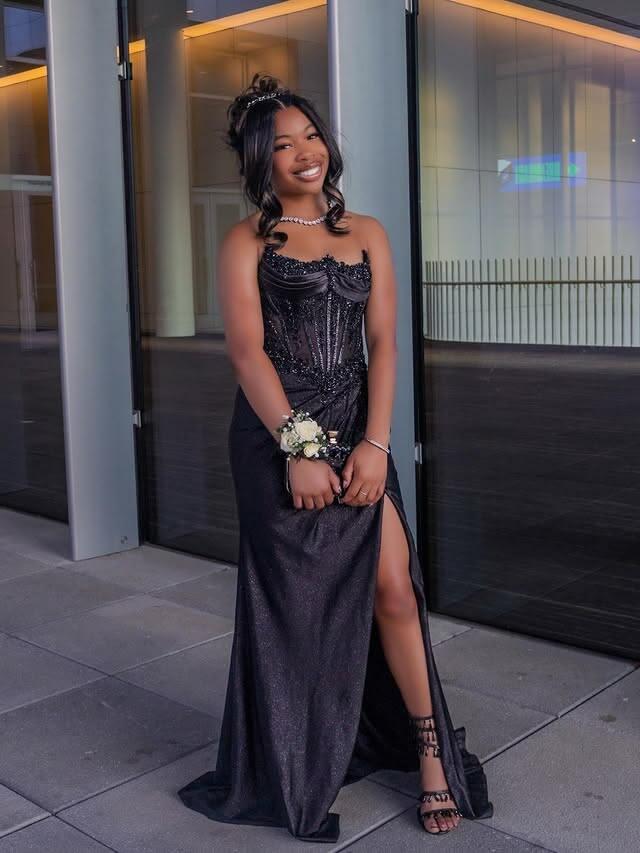 Elegant Strapless Satin Appliques Beaded Long Party Dress Black Slit Mermaid Evening Dress D5296