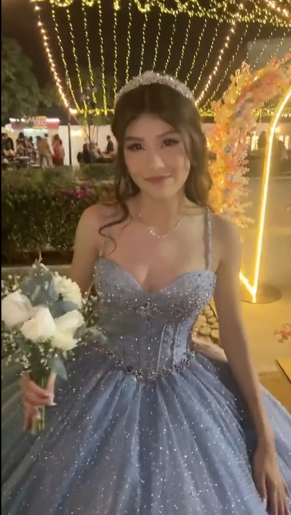 Glitter Spaghetti Straps Blue Tulle Sequin Beaded Ball Gown Formal Birthday Quinceanera Dress D1048