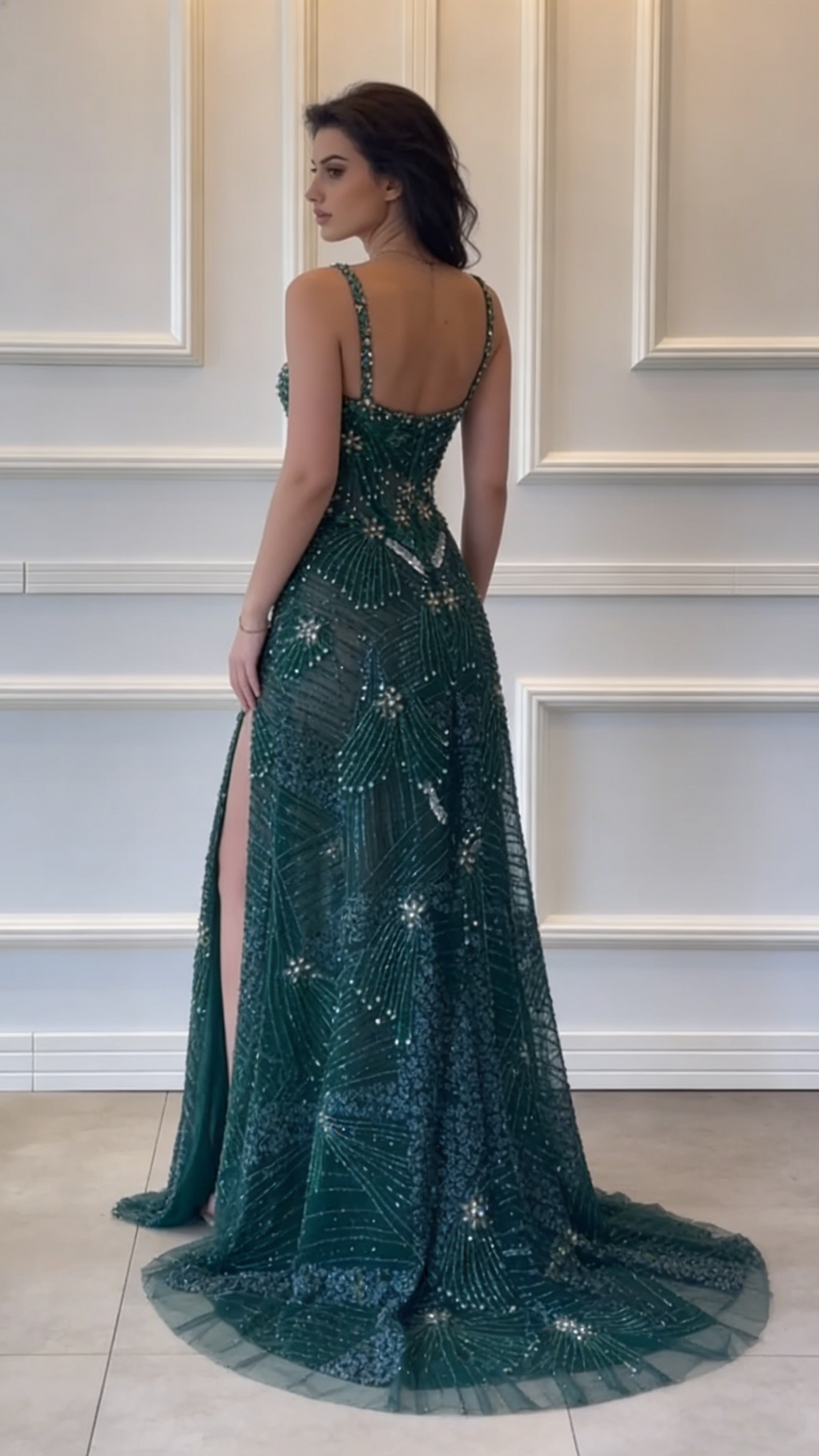 Vintage Emerald Green Spaghetti Straps Tulle Lace Beaded A Line Prom Gown Long Slit Party Dress D821