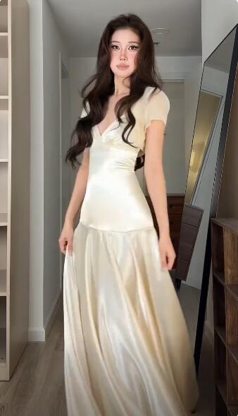 Glamorous Spaghetti Straps Light Champagne Satin A Line Party Dress Evening Dress D5322