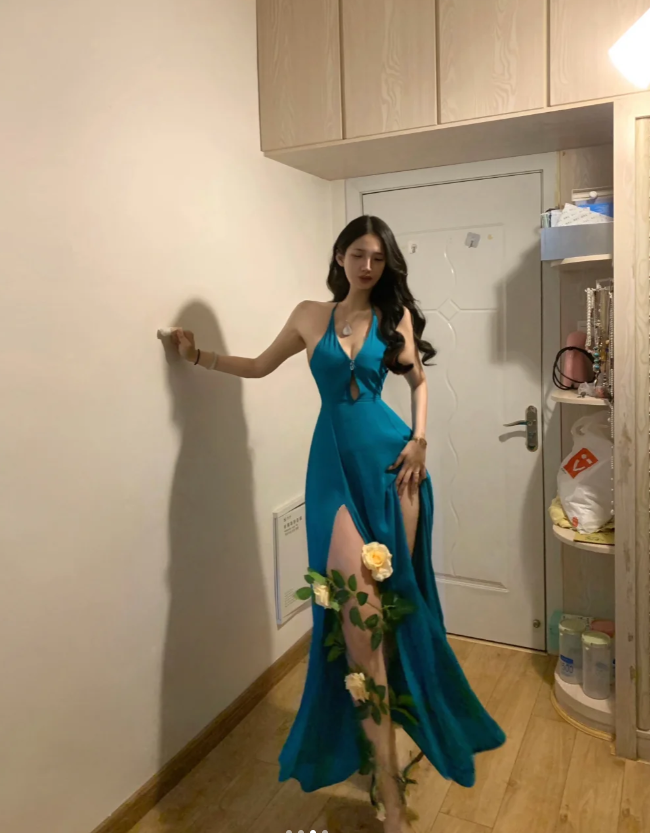 Chic Blue Halter V Neck Satin Slit Mermaid Evening Dress Long Party Gown  D849