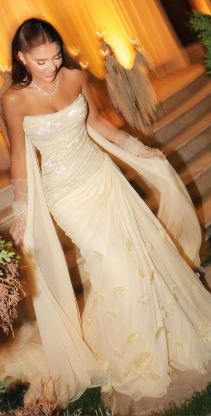 Charming Strapless Chiffon Pleated Sequin Appliques Mermaid Evening Dress Long Party Gown D1147