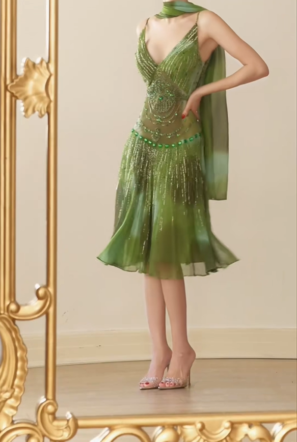 Chic Green Chiffon Sequin Beaded A Line Party Dress Spaghetti Straps V Neck Evening Gowns D2744