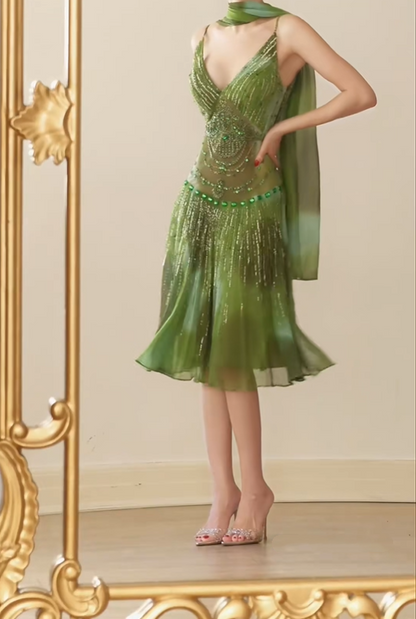 Chic Green Chiffon Sequin Beaded A Line Party Dress Spaghetti Straps V Neck Evening Gowns D2744