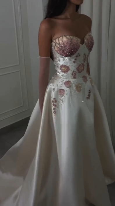 Elegant Sweetheart Neck White Satin Beaded Long Wedding Dress D4344