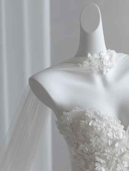 Beautiful White Tulle Lace Appliques Long Wedding Dress D5084
