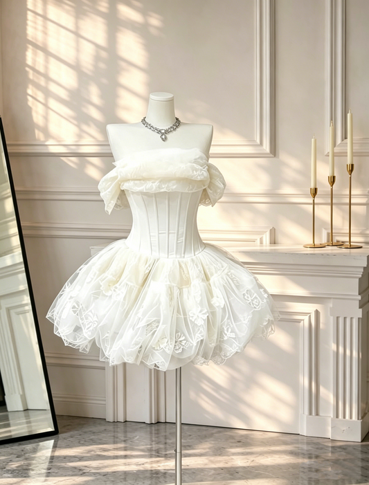 Classy Off The Shoulder Tulle Appliques A Line Short 17th Birthday Outfits White Short Homecoming Dress D2678