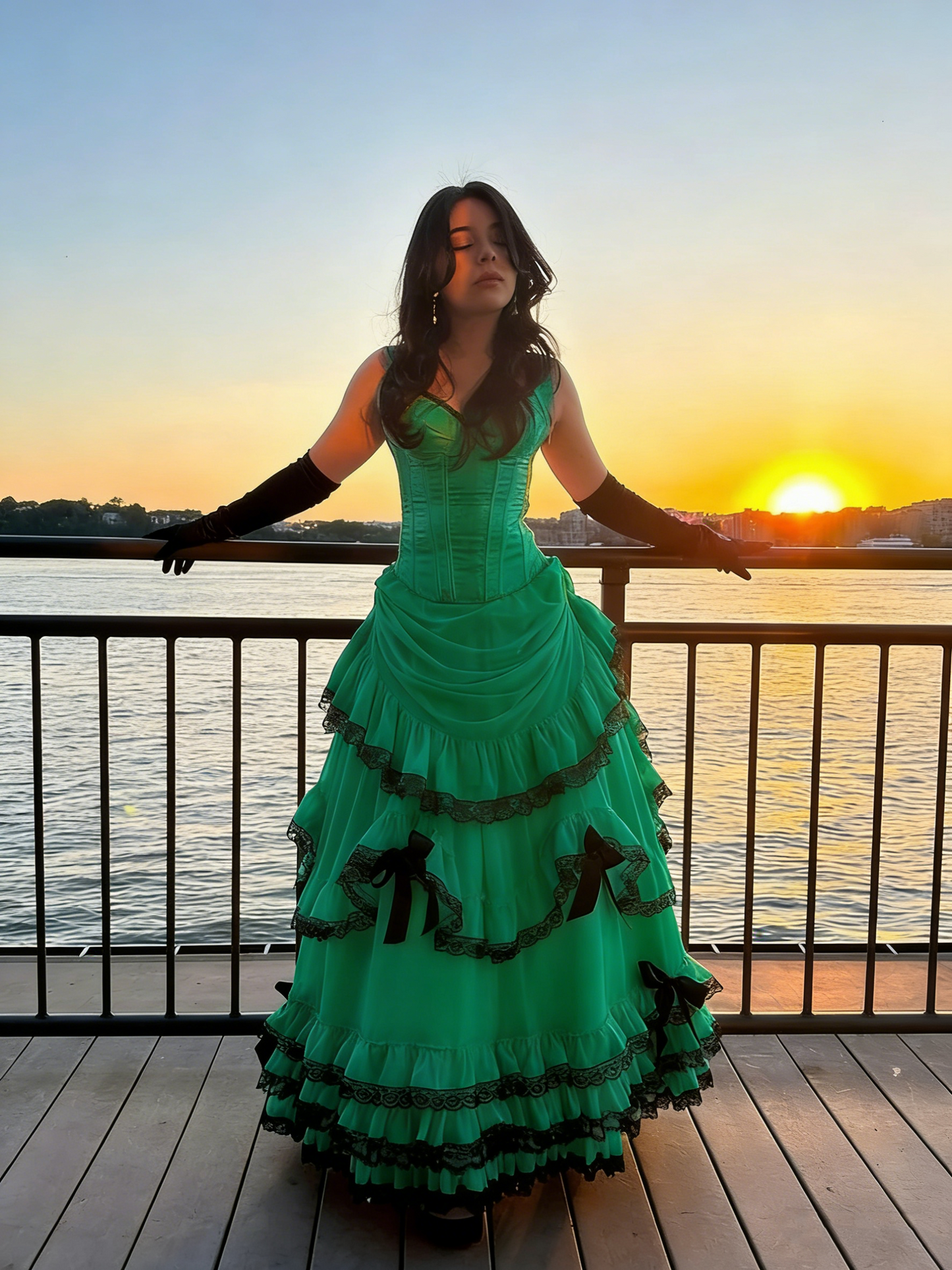 Vintage Pink Strapless Chiffon Pleated Layered Lace Ball Gown Formal Prom Dress With Gloves D1139