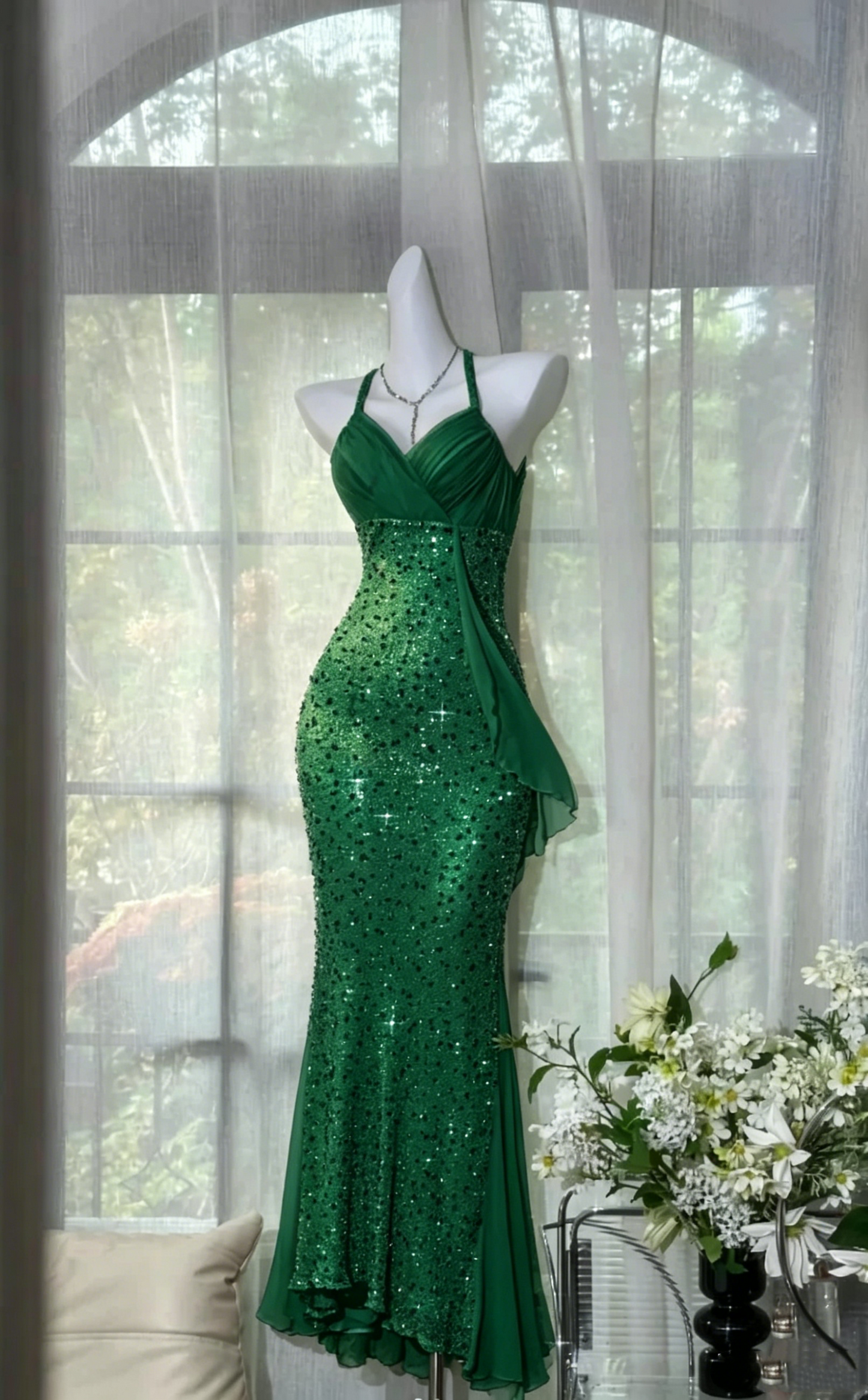 Shiny White Halter V Neck Sequin Beaded Mermaid Prom Gown Backless Long Party Dress D925