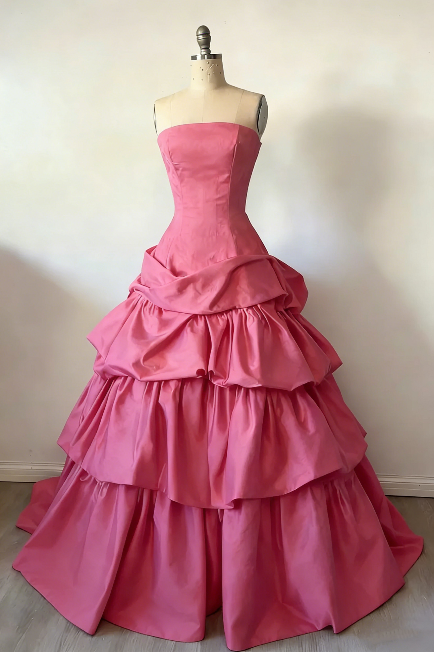 Fashion Strapless Ball Gown Burgundy Satin Layered Long Party Dress Evening Gown D1911
