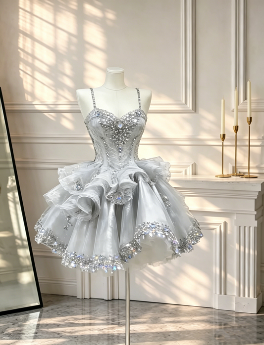 Chic Silver Gray Tulle Lace Beaded A Line Short 16th Birthday Outfits Spaghetti Straps Homecoming Dress D2690